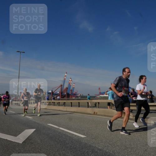 03.10.2025 - Köhlbrandbrückenlauf Matties Gatica Varas http://msf.ph/oto/8990600 03.10.2025 12:40:27 Position 2  meine-sportfotos.de