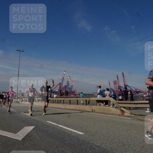 03.10.2025 - Köhlbrandbrückenlauf Matties Gatica Varas http://msf.ph/oto/8990602 03.10.2025 12:40:27 Position 2  meine-sportfotos.de