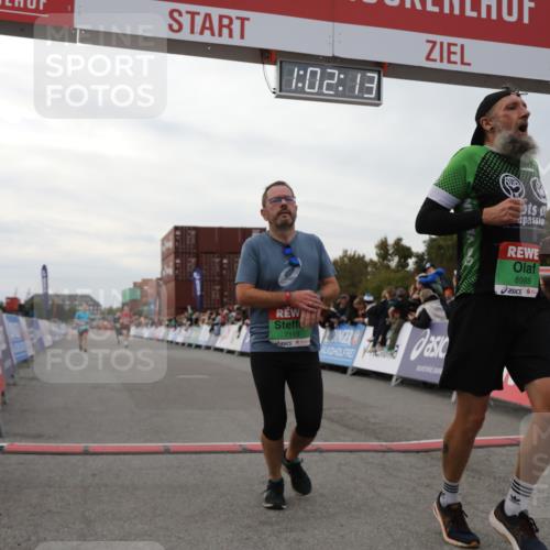 03.10.2025 - Köhlbrandbrückenlauf Yannick Fuchs http://msf.ph/oto/8990604 03.10.2025 16:02:11 Ziel 7115, 7160, 8049, 8509, 8988, 9115 meine-sportfotos.de