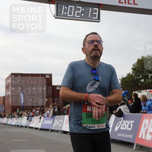 03.10.2025 - Köhlbrandbrückenlauf Yannick Fuchs http://msf.ph/oto/8990607 03.10.2025 16:02:11 Ziel 7115, 7160, 8049, 8509, 8988, 9115 meine-sportfotos.de