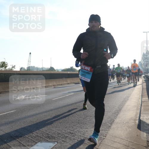 03.10.2025 - Köhlbrandbrückenlauf Luisa Fischer http://msf.ph/oto/8990613 03.10.2025 10:14:52 Position 3 2959 meine-sportfotos.de