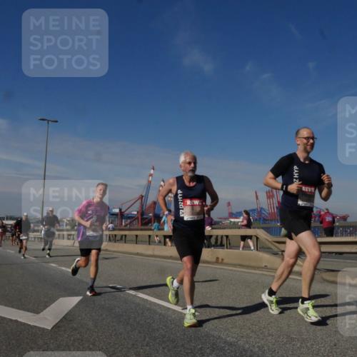 03.10.2025 - Köhlbrandbrückenlauf Matties Gatica Varas http://msf.ph/oto/8990615 03.10.2025 12:40:29 Position 2  meine-sportfotos.de