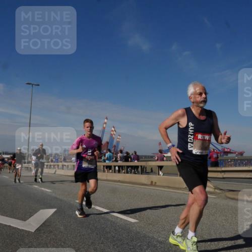 03.10.2025 - Köhlbrandbrückenlauf Matties Gatica Varas http://msf.ph/oto/8990618 03.10.2025 12:40:30 Position 2  meine-sportfotos.de