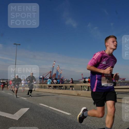 03.10.2025 - Köhlbrandbrückenlauf Matties Gatica Varas http://msf.ph/oto/8990625 03.10.2025 12:40:31 Position 2 4118 meine-sportfotos.de