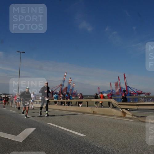 03.10.2025 - Köhlbrandbrückenlauf Matties Gatica Varas http://msf.ph/oto/8990629 03.10.2025 12:40:31 Position 2  meine-sportfotos.de