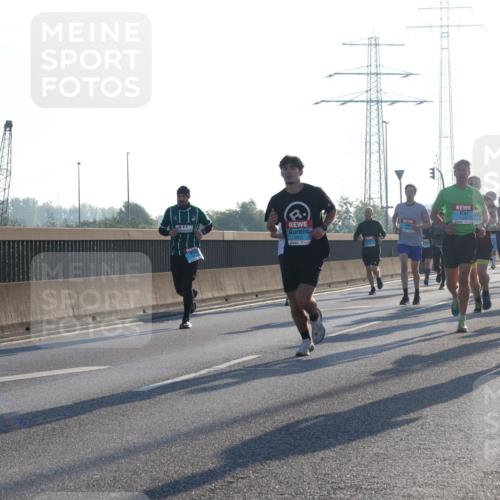 03.10.2025 - Köhlbrandbrückenlauf Luisa Fischer http://msf.ph/oto/8990630 03.10.2025 10:14:54 Position 3 1474 meine-sportfotos.de