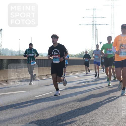 03.10.2025 - Köhlbrandbrückenlauf Luisa Fischer http://msf.ph/oto/8990635 03.10.2025 10:14:54 Position 3 2901, 1474 meine-sportfotos.de