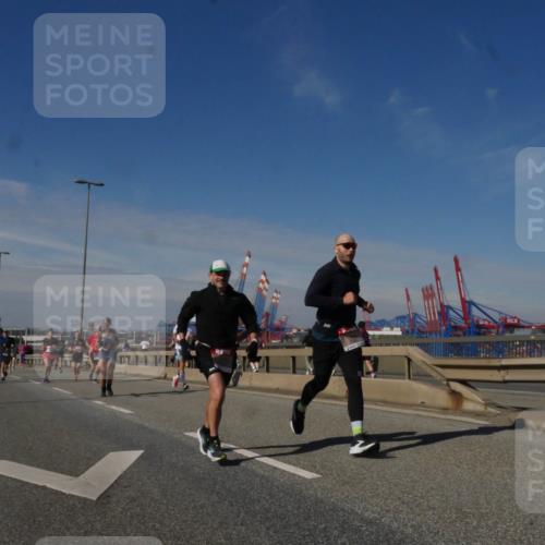 03.10.2025 - Köhlbrandbrückenlauf Matties Gatica Varas http://msf.ph/oto/8990640 03.10.2025 12:40:33 Position 2 118 meine-sportfotos.de