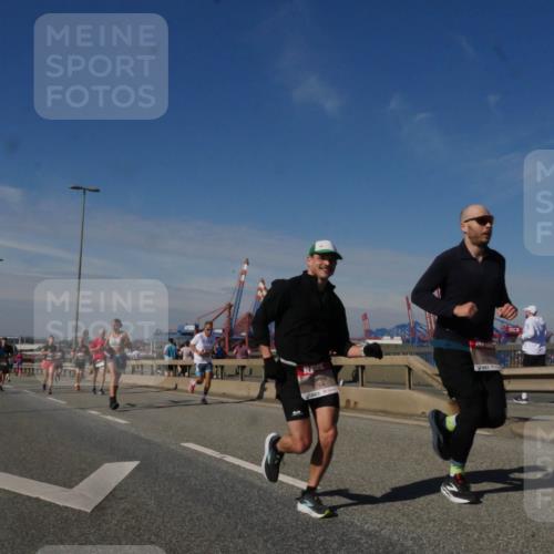 03.10.2025 - Köhlbrandbrückenlauf Matties Gatica Varas http://msf.ph/oto/8990643 03.10.2025 12:40:33 Position 2 32, 6784, 18 meine-sportfotos.de