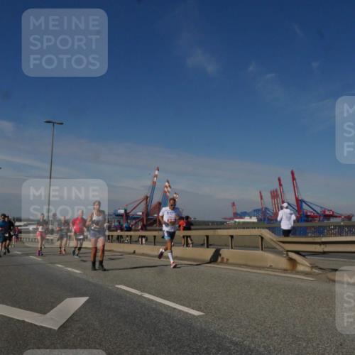 03.10.2025 - Köhlbrandbrückenlauf Matties Gatica Varas http://msf.ph/oto/8990649 03.10.2025 12:40:34 Position 2  meine-sportfotos.de