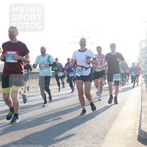 03.10.2025 - Köhlbrandbrückenlauf Luisa Fischer http://msf.ph/oto/8990654 03.10.2025 10:14:58 Position 3 1309 meine-sportfotos.de
