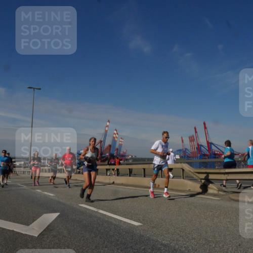 03.10.2025 - Köhlbrandbrückenlauf Matties Gatica Varas http://msf.ph/oto/8990656 03.10.2025 12:40:35 Position 2  meine-sportfotos.de