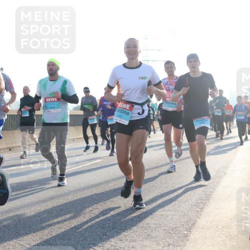 03.10.2025 - Köhlbrandbrückenlauf Luisa Fischer http://msf.ph/oto/8990657 03.10.2025 10:14:58 Position 3 130, 3806, 850, 3341, 1039, 1682, 1 meine-sportfotos.de