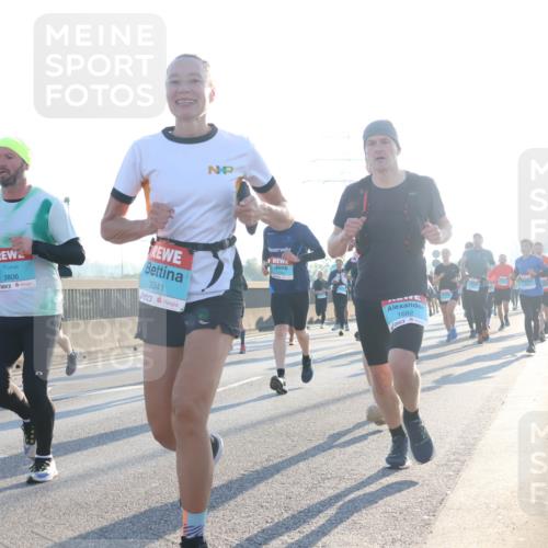03.10.2025 - Köhlbrandbrückenlauf Luisa Fischer http://msf.ph/oto/8990661 03.10.2025 10:14:59 Position 3 3806, 3341, 1682, 1 meine-sportfotos.de