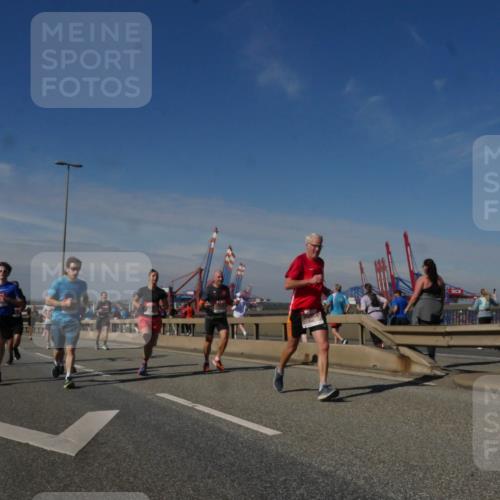 03.10.2025 - Köhlbrandbrückenlauf Matties Gatica Varas http://msf.ph/oto/8990678 03.10.2025 12:40:38 Position 2 118 meine-sportfotos.de