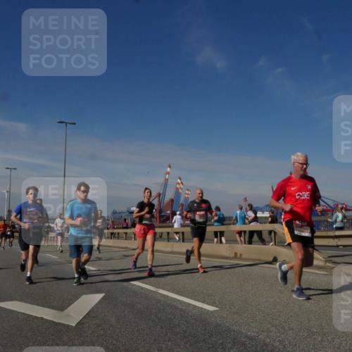 03.10.2025 - Köhlbrandbrückenlauf Matties Gatica Varas http://msf.ph/oto/8990679 03.10.2025 12:40:38 Position 2  meine-sportfotos.de