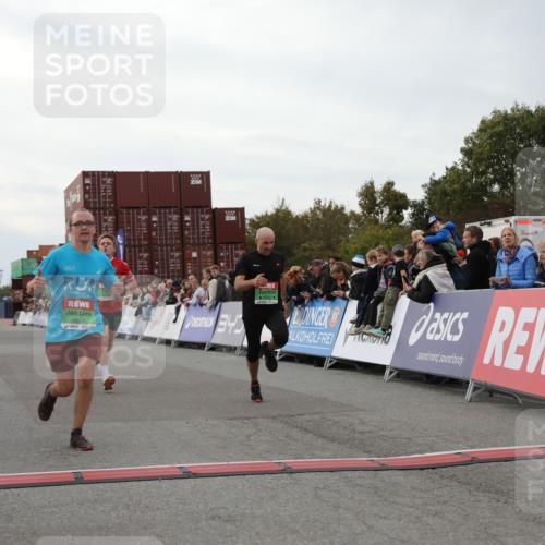 03.10.2025 - Köhlbrandbrückenlauf Yannick Fuchs http://msf.ph/oto/8990682 03.10.2025 16:02:16 Ziel 7171, 8049, 8509, 9115, 9409 meine-sportfotos.de