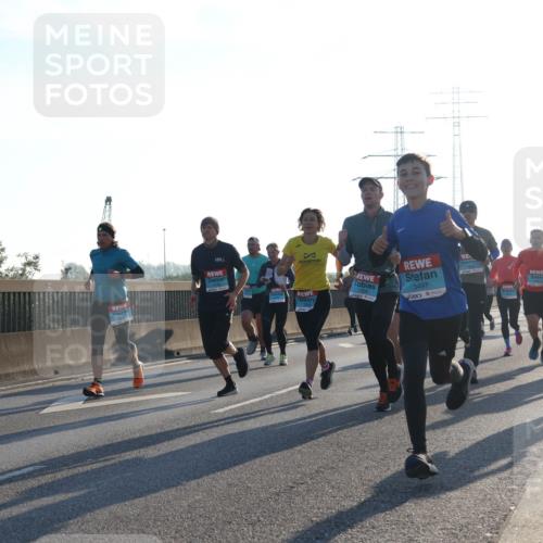 03.10.2025 - Köhlbrandbrückenlauf Luisa Fischer http://msf.ph/oto/8990685 03.10.2025 10:15:02 Position 3 9, 3497, 1 meine-sportfotos.de