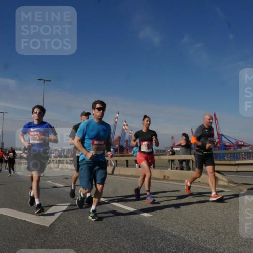 03.10.2025 - Köhlbrandbrückenlauf Matties Gatica Varas http://msf.ph/oto/8990686 03.10.2025 12:40:39 Position 2  meine-sportfotos.de