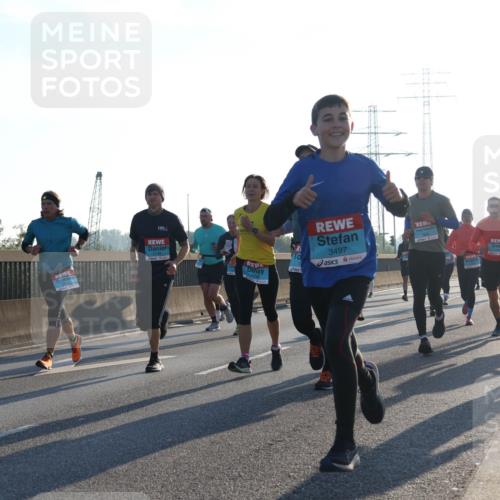 03.10.2025 - Köhlbrandbrückenlauf Luisa Fischer http://msf.ph/oto/8990688 03.10.2025 10:15:02 Position 3 3333, 3497 meine-sportfotos.de