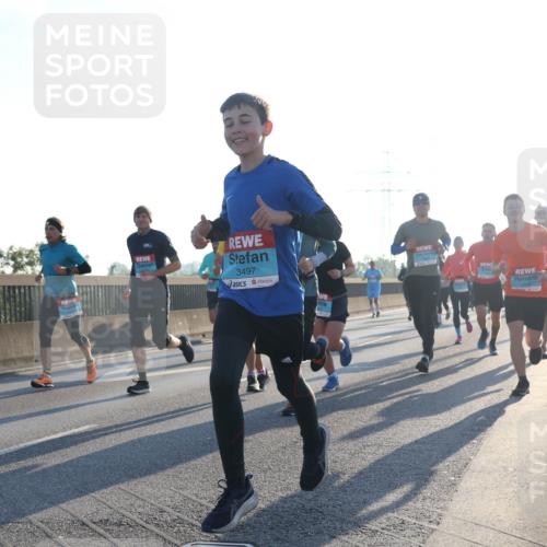 03.10.2025 - Köhlbrandbrückenlauf Luisa Fischer http://msf.ph/oto/8990690 03.10.2025 10:15:03 Position 3 3497 meine-sportfotos.de