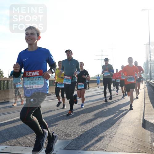 03.10.2025 - Köhlbrandbrückenlauf Luisa Fischer http://msf.ph/oto/8990691 03.10.2025 10:15:03 Position 3 3497, 1359 meine-sportfotos.de