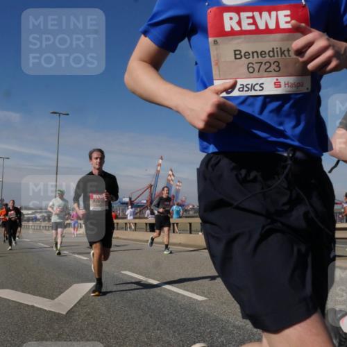 03.10.2025 - Köhlbrandbrückenlauf Matties Gatica Varas http://msf.ph/oto/8990696 03.10.2025 12:40:41 Position 2 6723 meine-sportfotos.de
