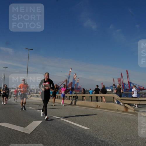 03.10.2025 - Köhlbrandbrückenlauf Matties Gatica Varas http://msf.ph/oto/8990707 03.10.2025 12:40:44 Position 2  meine-sportfotos.de