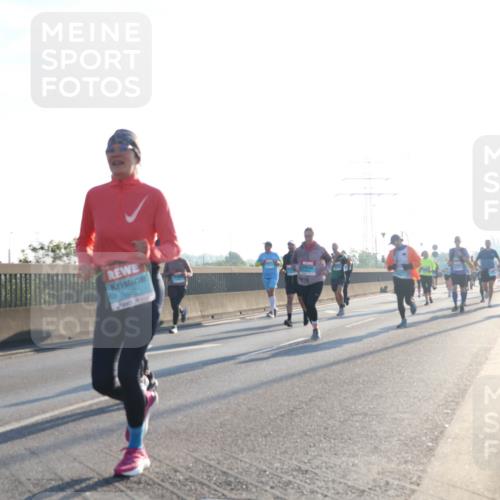 03.10.2025 - Köhlbrandbrückenlauf Luisa Fischer http://msf.ph/oto/8990715 03.10.2025 10:15:06 Position 3 1595 meine-sportfotos.de