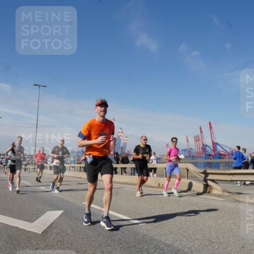 03.10.2025 - Köhlbrandbrückenlauf Matties Gatica Varas http://msf.ph/oto/8990718 03.10.2025 12:40:47 Position 2 18 meine-sportfotos.de