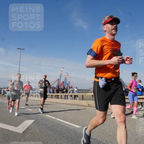 03.10.2025 - Köhlbrandbrückenlauf Matties Gatica Varas http://msf.ph/oto/8990720 03.10.2025 12:40:48 Position 2 48438, 18 meine-sportfotos.de