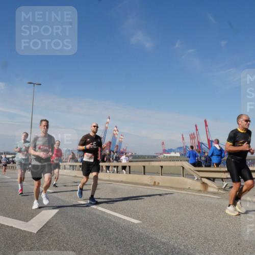 03.10.2025 - Köhlbrandbrückenlauf Matties Gatica Varas http://msf.ph/oto/8990724 03.10.2025 12:40:48 Position 2  meine-sportfotos.de