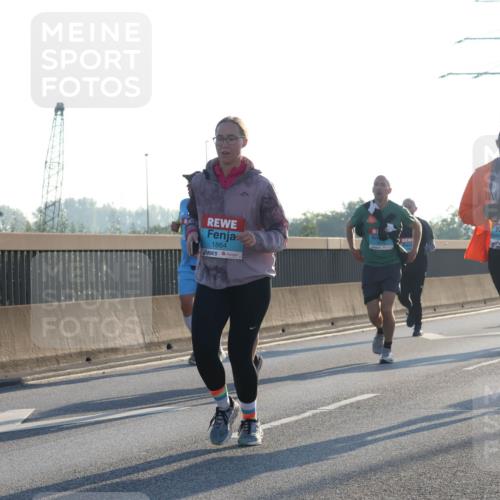 03.10.2025 - Köhlbrandbrückenlauf Luisa Fischer http://msf.ph/oto/8990726 03.10.2025 10:15:07 Position 3 89, 1864, 3164 meine-sportfotos.de