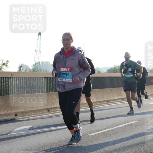 03.10.2025 - Köhlbrandbrückenlauf Luisa Fischer http://msf.ph/oto/8990729 03.10.2025 10:15:08 Position 3 1189, 1864, 3164 meine-sportfotos.de