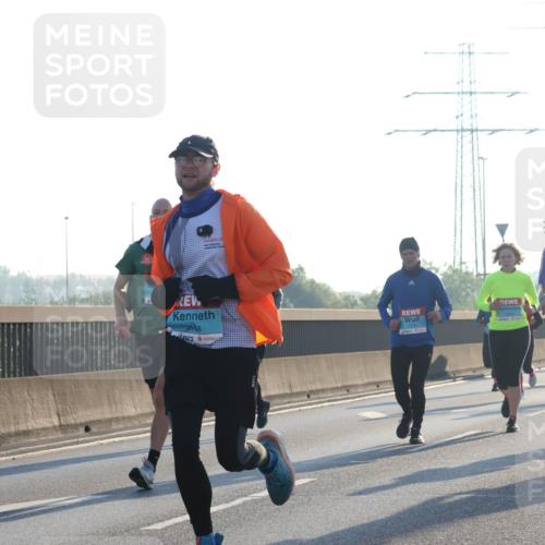 03.10.2025 - Köhlbrandbrückenlauf Luisa Fischer http://msf.ph/oto/8990737 03.10.2025 10:15:09 Position 3 2661, 3164, 1415 meine-sportfotos.de