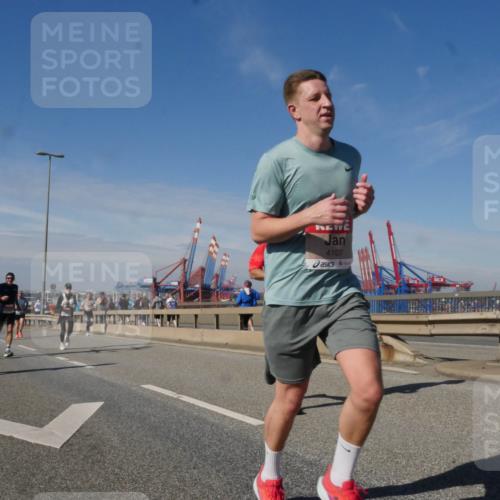 03.10.2025 - Köhlbrandbrückenlauf Matties Gatica Varas http://msf.ph/oto/8990738 03.10.2025 12:40:50 Position 2 4107 meine-sportfotos.de