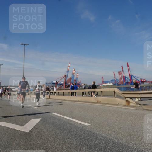 03.10.2025 - Köhlbrandbrückenlauf Matties Gatica Varas http://msf.ph/oto/8990740 03.10.2025 12:40:52 Position 2  meine-sportfotos.de
