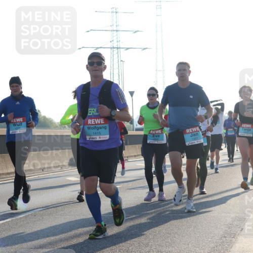 03.10.2025 - Köhlbrandbrückenlauf Luisa Fischer http://msf.ph/oto/8990747 03.10.2025 10:15:10 Position 3 1370, 1415, 2822, 1357, 1412 meine-sportfotos.de