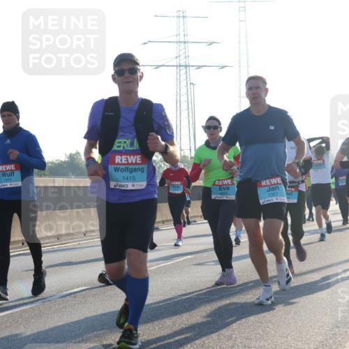 03.10.2025 - Köhlbrandbrückenlauf Luisa Fischer http://msf.ph/oto/8990751 03.10.2025 10:15:10 Position 3 1370, 1415, 2822, 1357, 44, 1412 meine-sportfotos.de