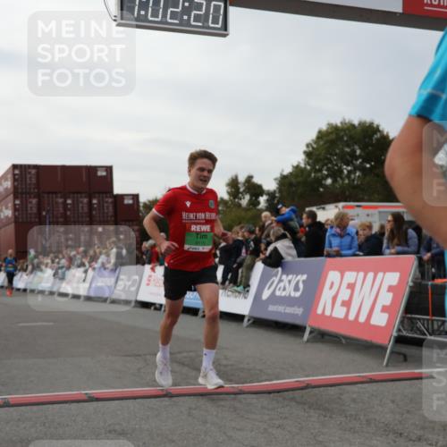 03.10.2025 - Köhlbrandbrückenlauf Yannick Fuchs http://msf.ph/oto/8990754 03.10.2025 16:02:18 Ziel 7171, 8049, 8509, 9115, 9409 meine-sportfotos.de
