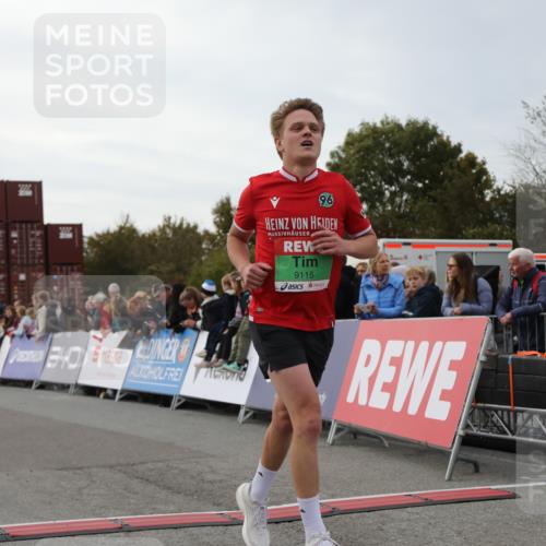 03.10.2025 - Köhlbrandbrückenlauf Yannick Fuchs http://msf.ph/oto/8990759 03.10.2025 16:02:18 Ziel 7171, 8049, 8509, 9115, 9409 meine-sportfotos.de