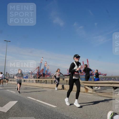 03.10.2025 - Köhlbrandbrückenlauf Matties Gatica Varas http://msf.ph/oto/8990761 03.10.2025 12:40:55 Position 2 1211 meine-sportfotos.de