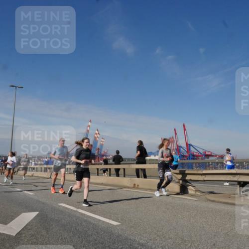03.10.2025 - Köhlbrandbrückenlauf Matties Gatica Varas http://msf.ph/oto/8990767 03.10.2025 12:40:56 Position 2 141, 118 meine-sportfotos.de