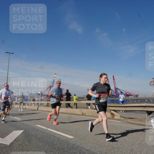 03.10.2025 - Köhlbrandbrückenlauf Matties Gatica Varas http://msf.ph/oto/8990775 03.10.2025 12:40:57 Position 2 118, 427 meine-sportfotos.de