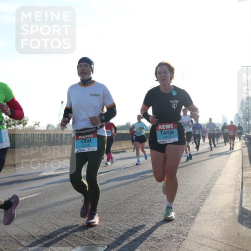 03.10.2025 - Köhlbrandbrückenlauf Luisa Fischer http://msf.ph/oto/8990776 03.10.2025 10:15:13 Position 3 2822, 3344, 1412 meine-sportfotos.de