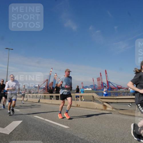 03.10.2025 - Köhlbrandbrückenlauf Matties Gatica Varas http://msf.ph/oto/8990778 03.10.2025 12:40:57 Position 2  meine-sportfotos.de