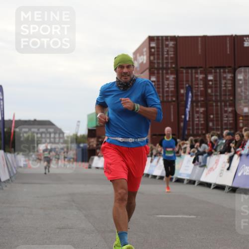 03.10.2025 - Köhlbrandbrückenlauf Yannick Fuchs http://msf.ph/oto/8990779 03.10.2025 16:02:19 Ziel 7171, 8049, 8509, 9115, 9409 meine-sportfotos.de