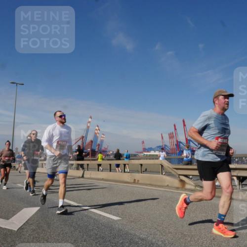 03.10.2025 - Köhlbrandbrückenlauf Matties Gatica Varas http://msf.ph/oto/8990785 03.10.2025 12:40:58 Position 2  meine-sportfotos.de
