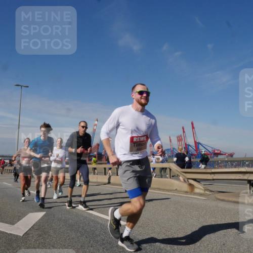 03.10.2025 - Köhlbrandbrückenlauf Matties Gatica Varas http://msf.ph/oto/8990790 03.10.2025 12:40:59 Position 2 4066 meine-sportfotos.de