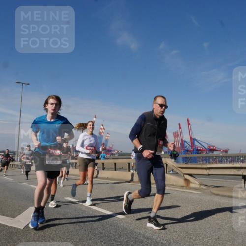 03.10.2025 - Köhlbrandbrückenlauf Matties Gatica Varas http://msf.ph/oto/8990797 03.10.2025 12:41:00 Position 2 5048 meine-sportfotos.de